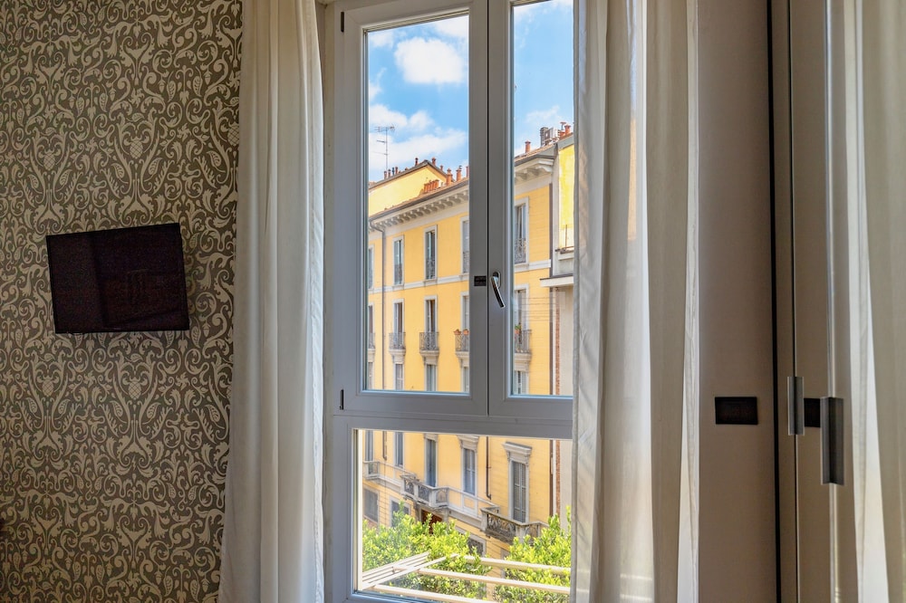 Aiello Rooms 26/37
