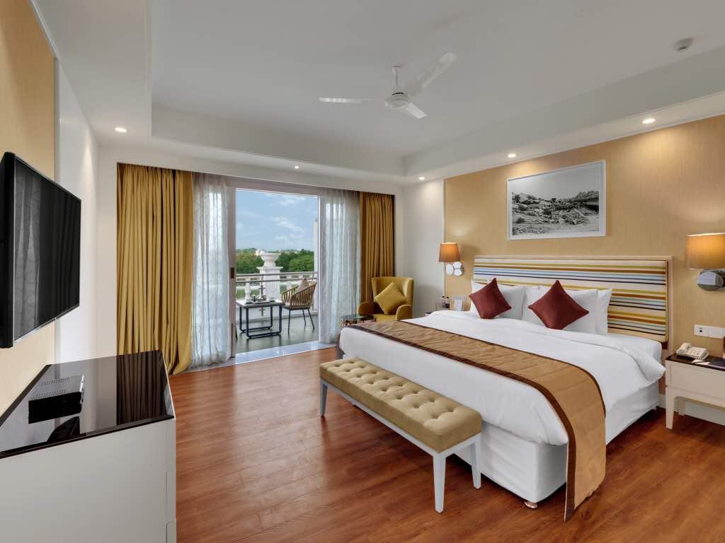 Winter Green Premium Room