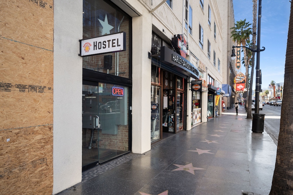 Samesun Hollywood (formerly Walk of Fame Hostel) 42/50