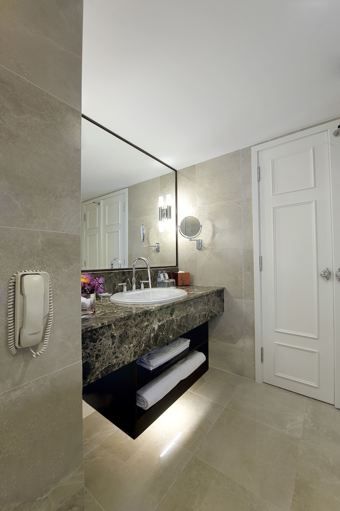 Eastin Grand Hotel Saigon 49/50