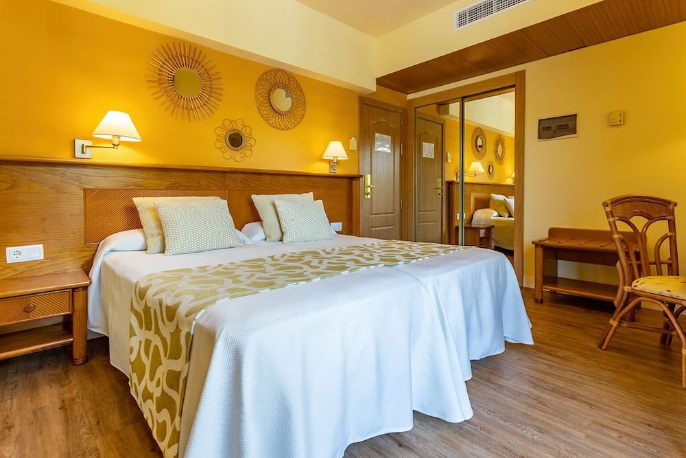 Room, Twin Beds, Murphy Bed, Balcony