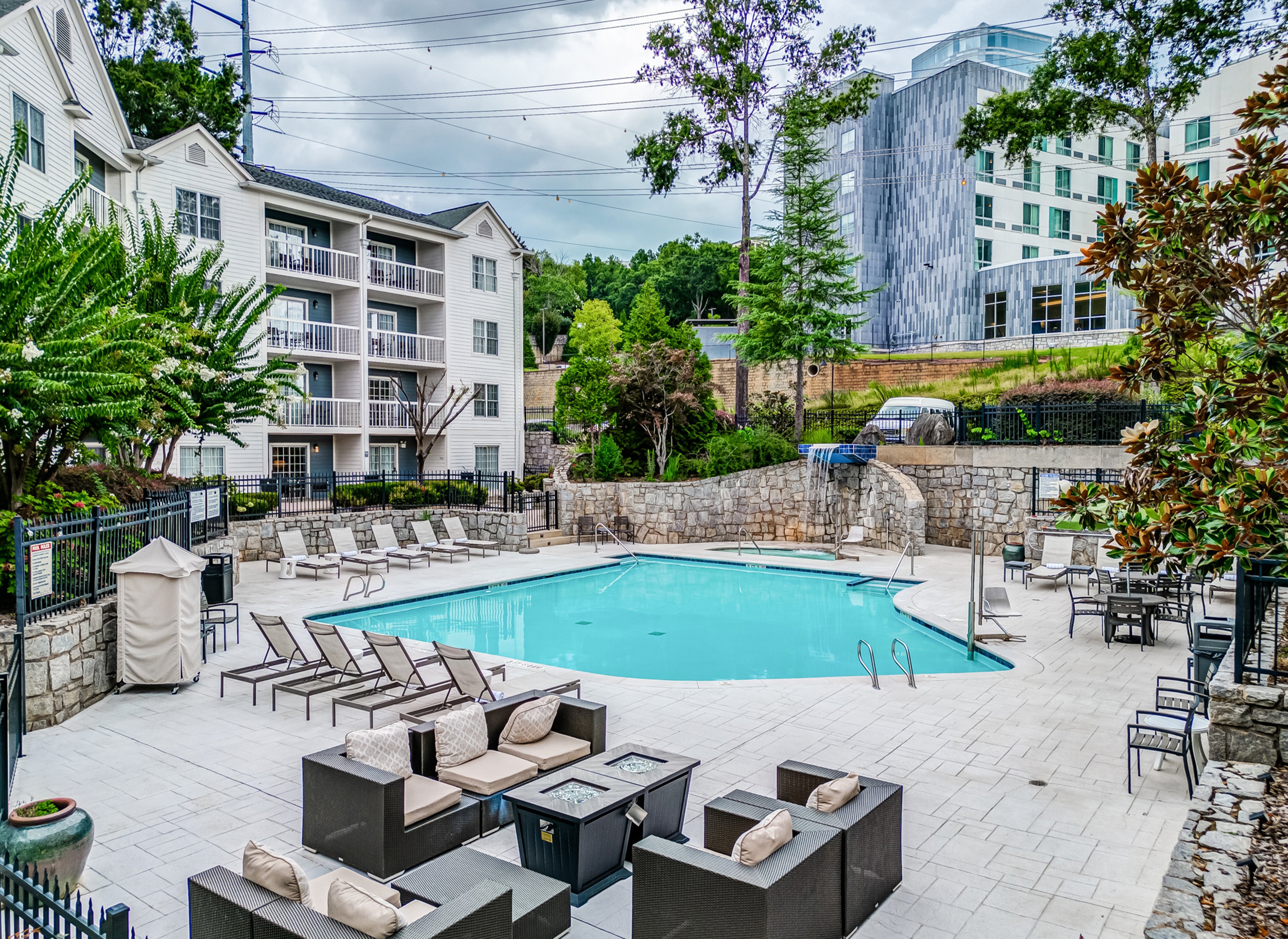 Hotel Indigo Atlanta Vinings 80/83