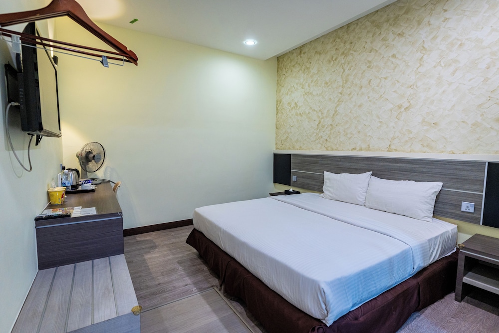 Indra Hotel 35/58