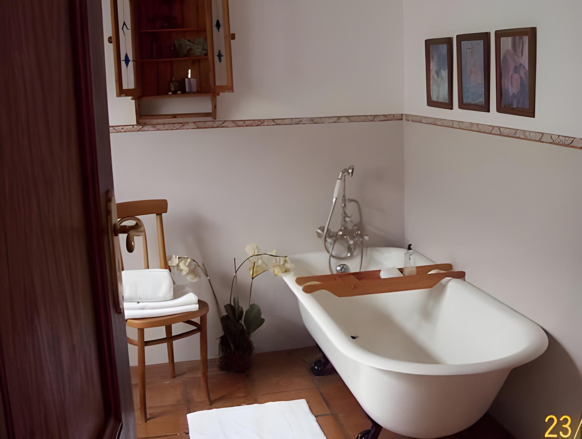 Brooks Cottage 28/31