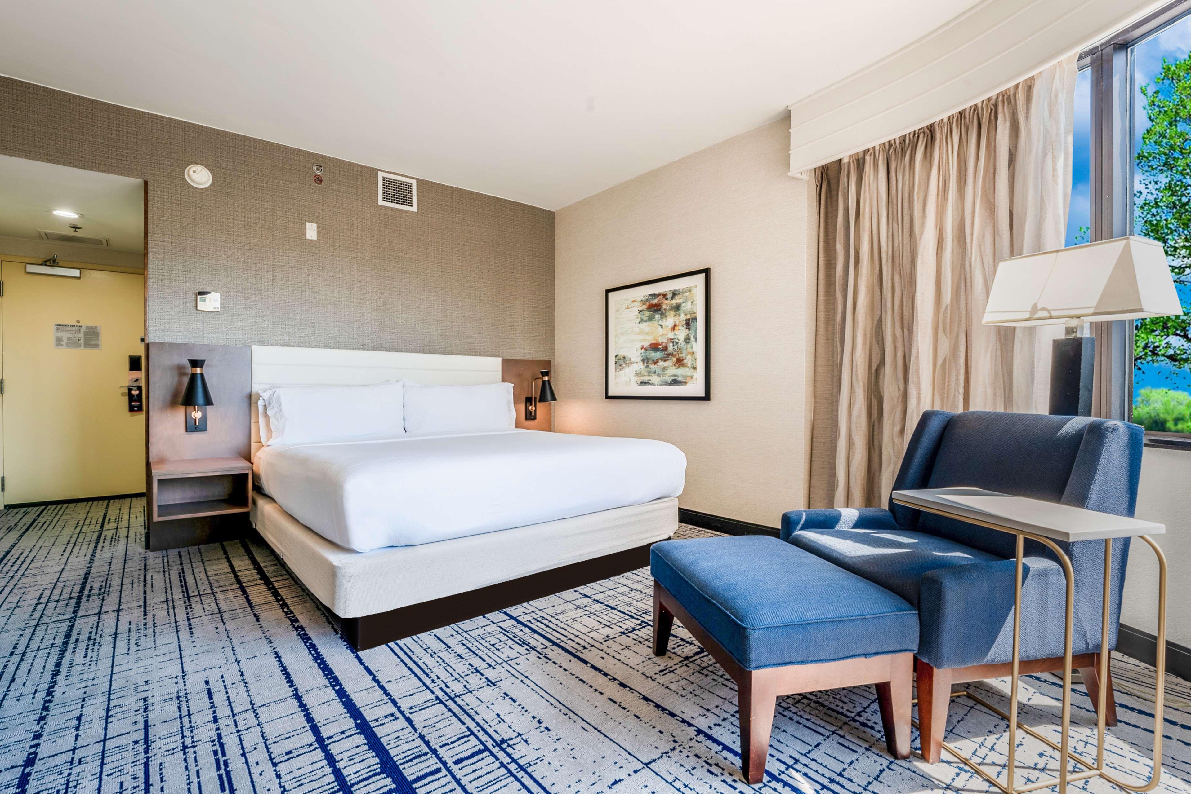 ROOM, KING BED, PANORAMIC VIEW, CORNER