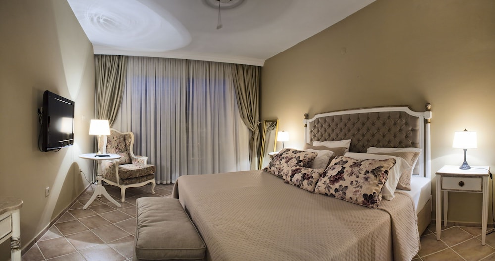 Carina Hotel 24/72
