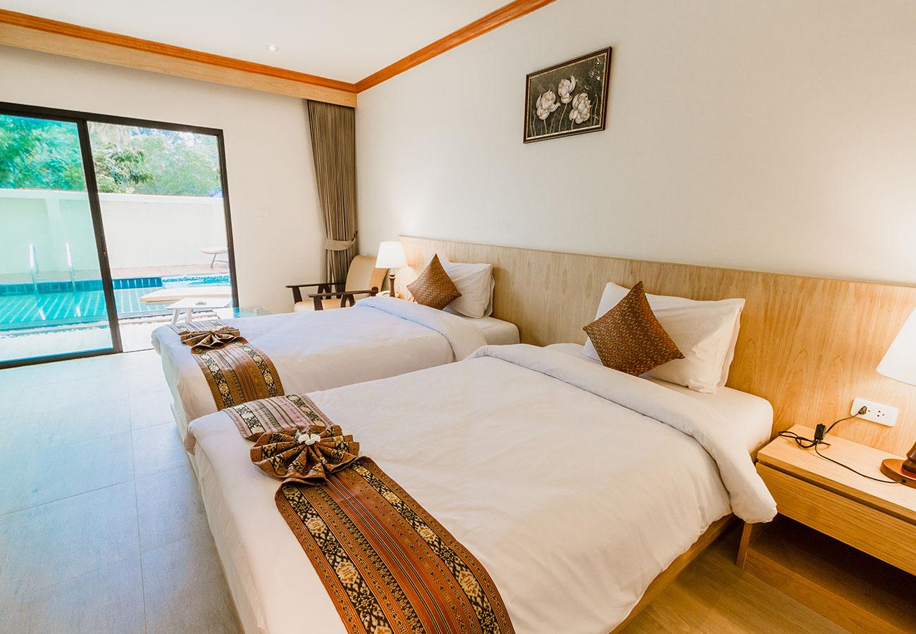 Room, Twin Beds, Pool Access