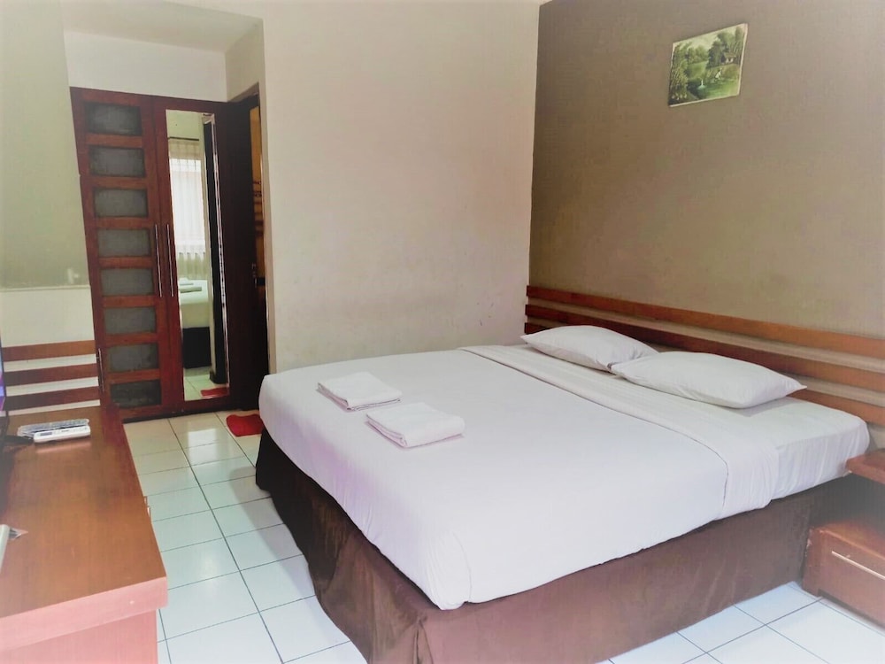 N Hotel 23/44