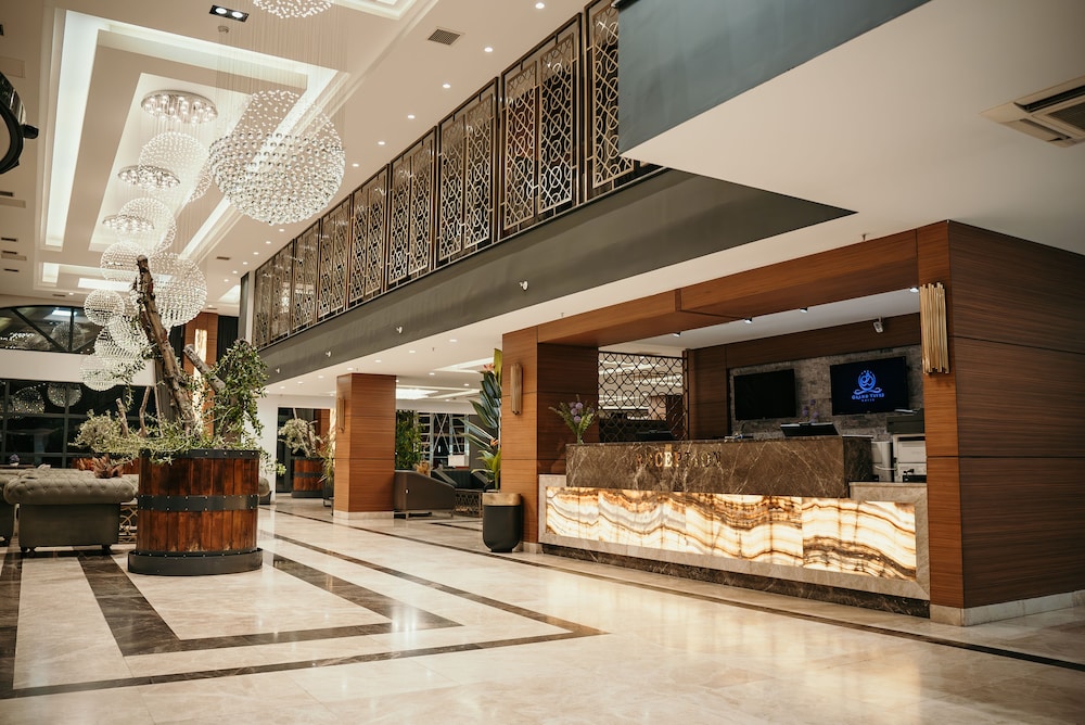 Grand Vaves Hotel 3/58