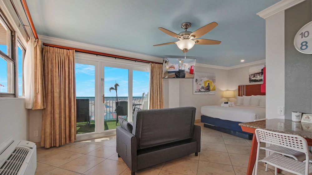 Plaza Beach Hotel Beachfront Resort 27/47