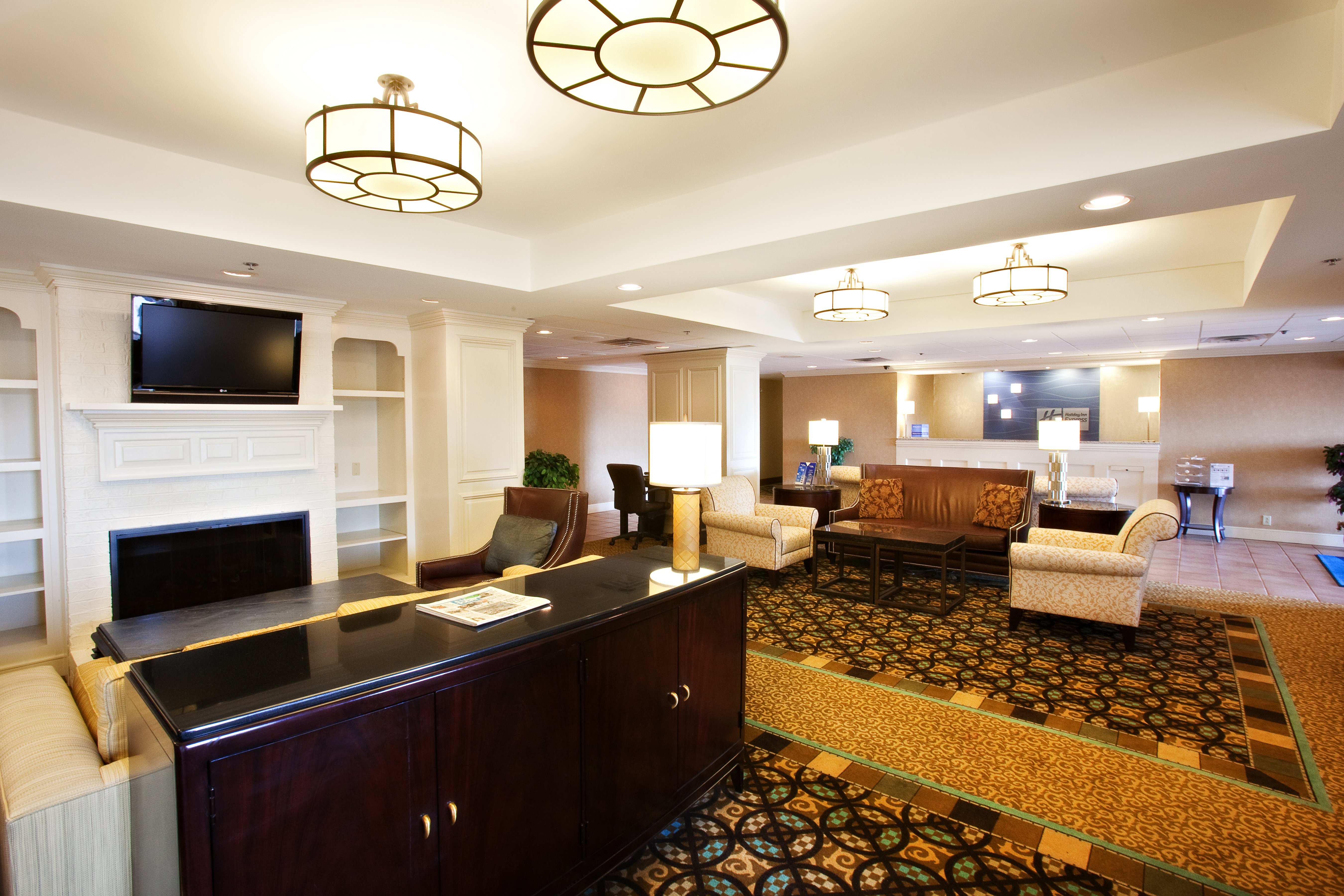 Holiday Inn Express Indianapolis Airport 55/80