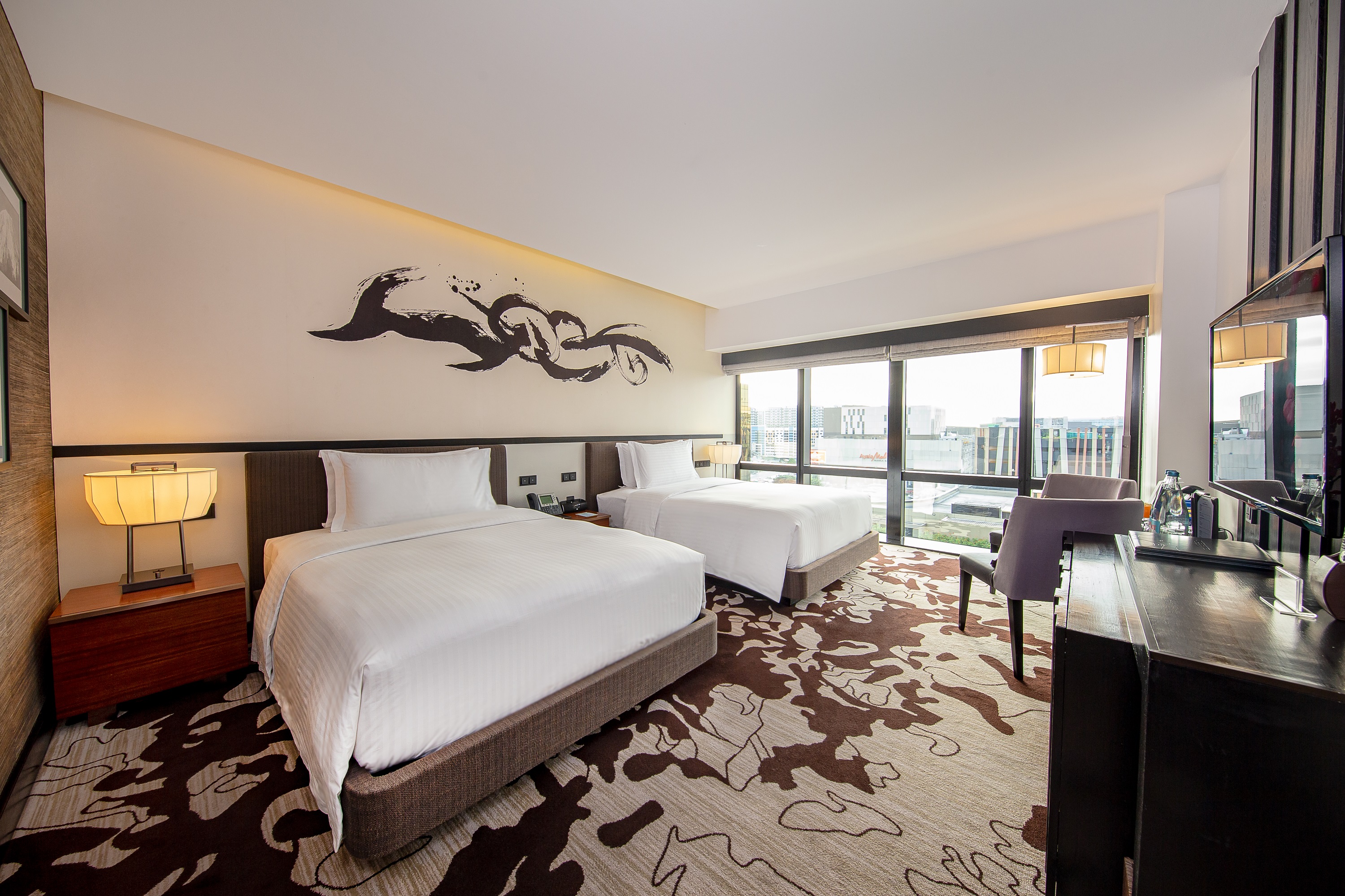 غرفة ديلوكس بسرير كينج بإطلالة على المسبح، City of Dreams Nobu Hotel Manila 2/4