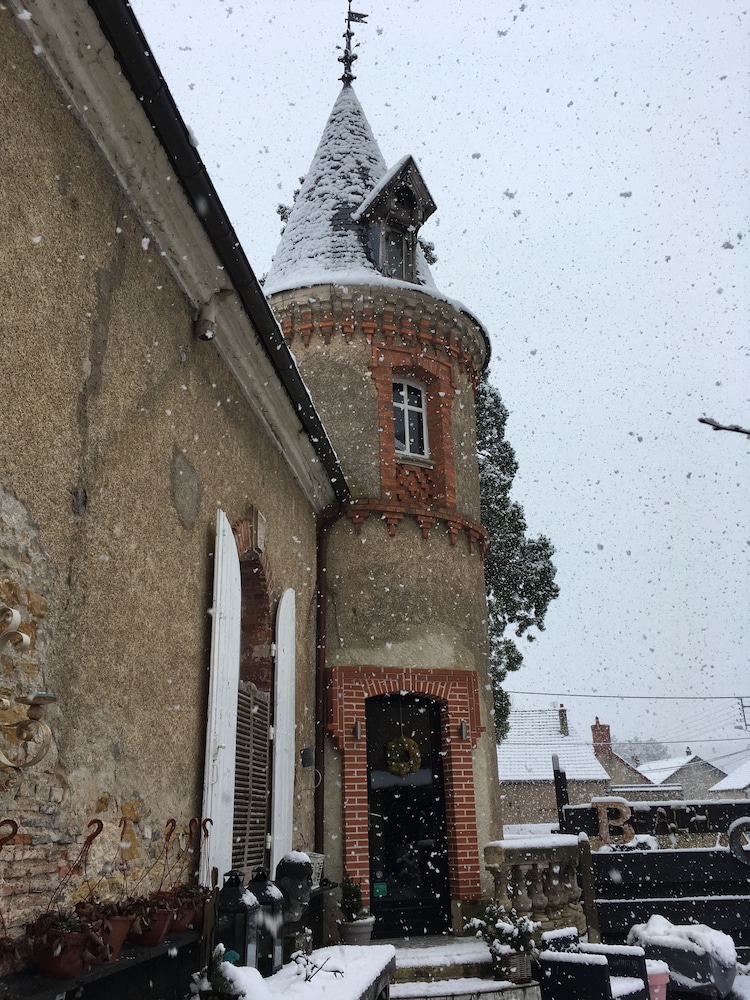 Boutique Hotel B&B Fleurie، بورجيز 5/50