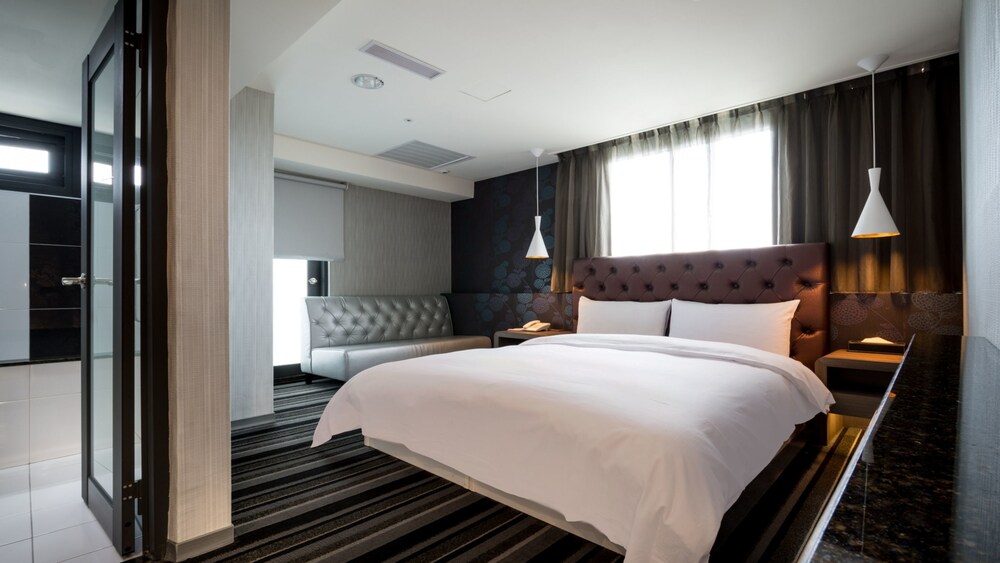 Zaw Jung Business Hotel 20/42