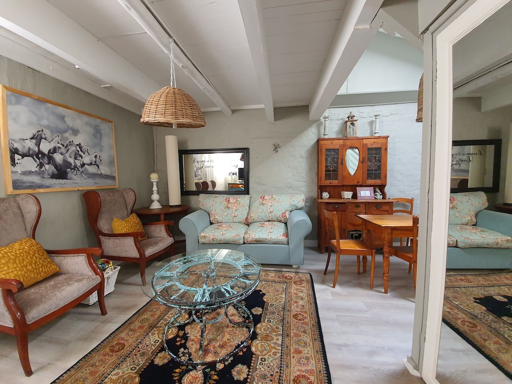 Waterhouse Guest Lodges 295 Indus Street 31/50