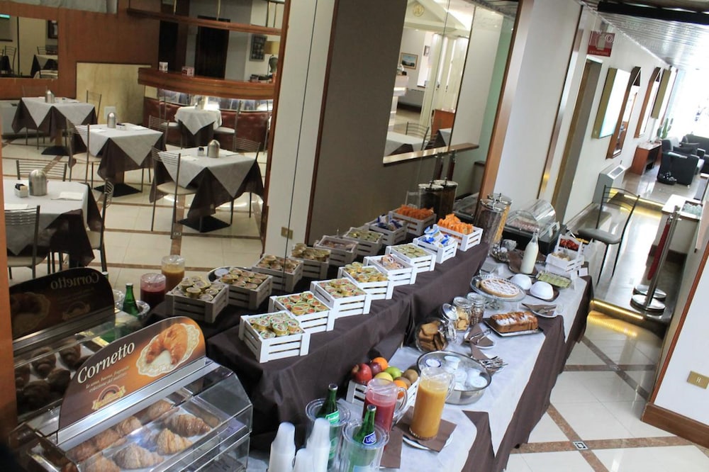 Augustus Hotel 24/29