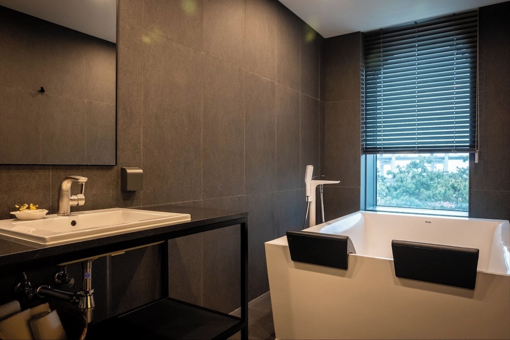 AG405 Hotel 44/50