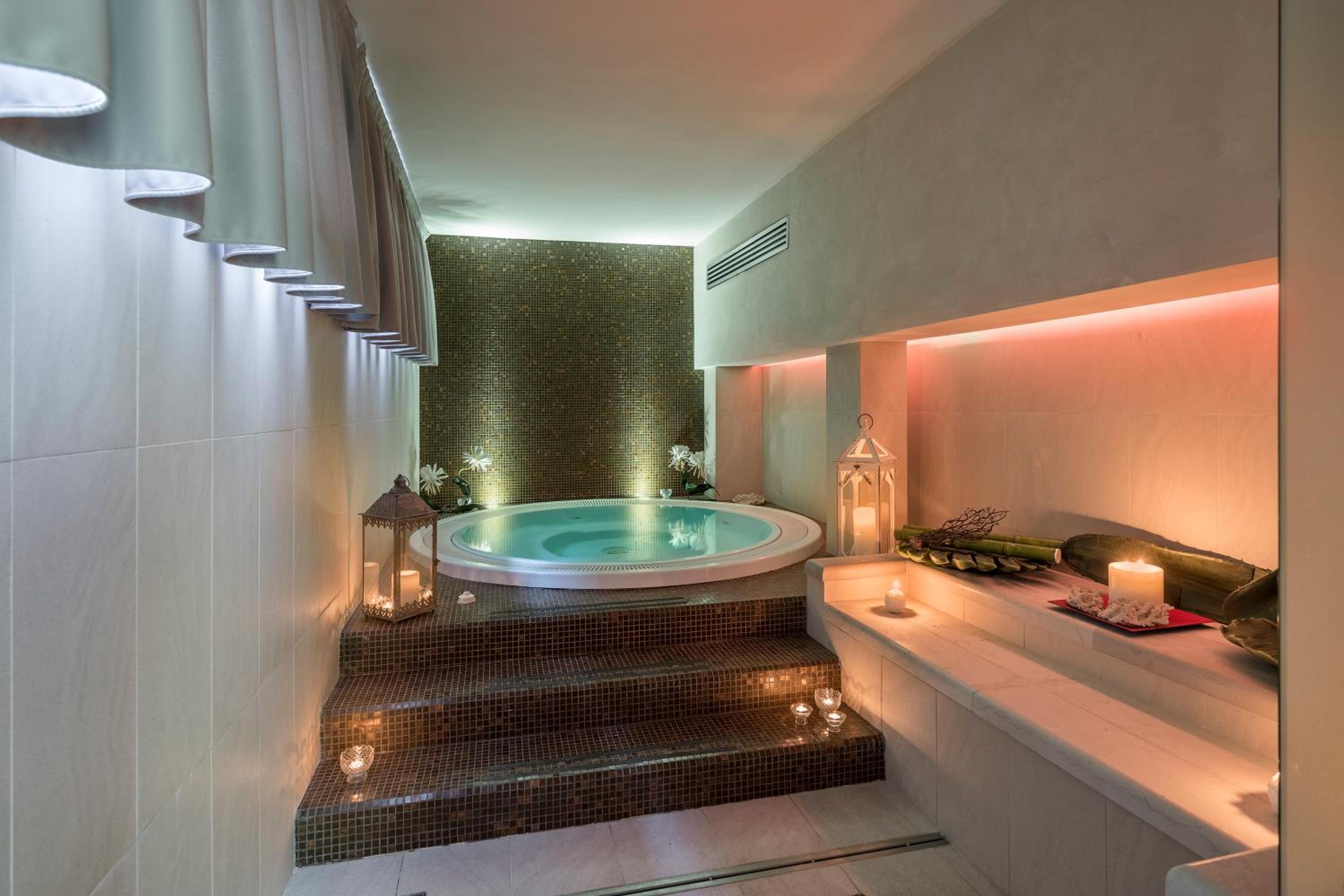Hotel Fedora 19/50