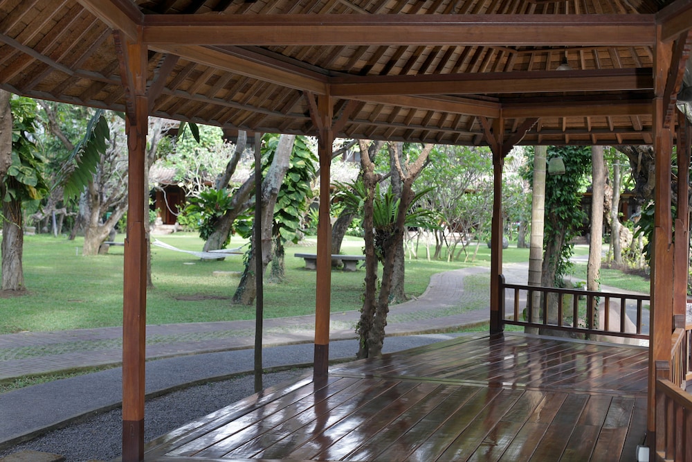 MATAHARI BUNGALOW 41/66