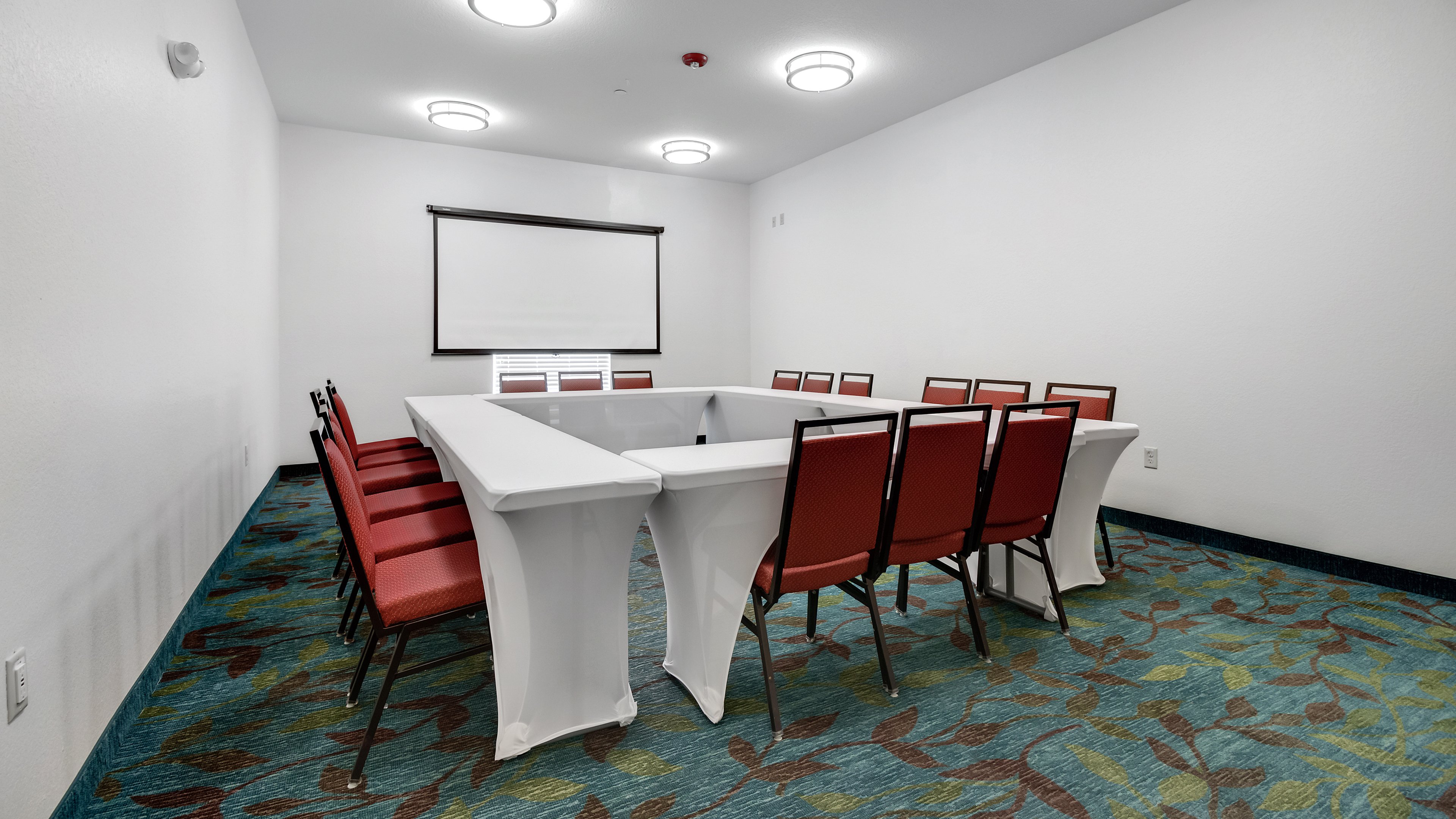 Candlewood Suites Waco 51/58