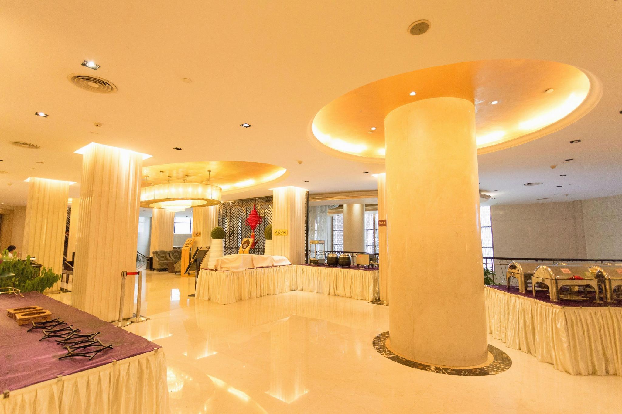 Guomao Hotel 6/35