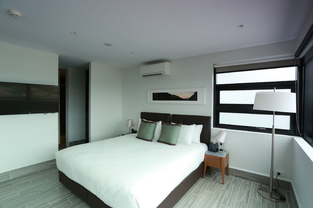 PANORAMIC, STUDIO, SUITE, NO BALCONY
