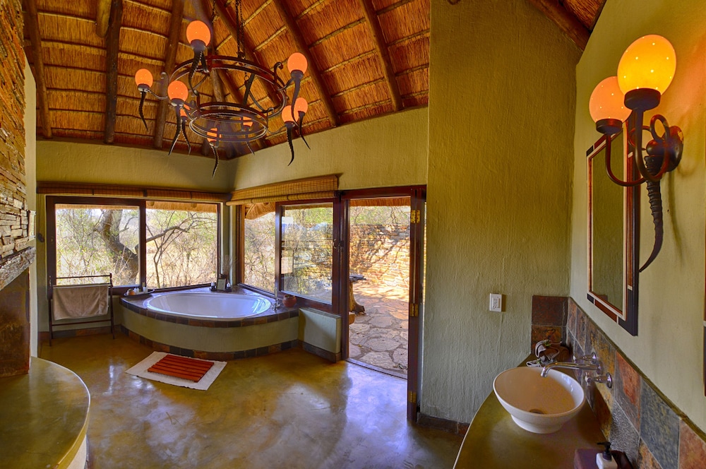 Motswiri Private Safari Lodge 19/67