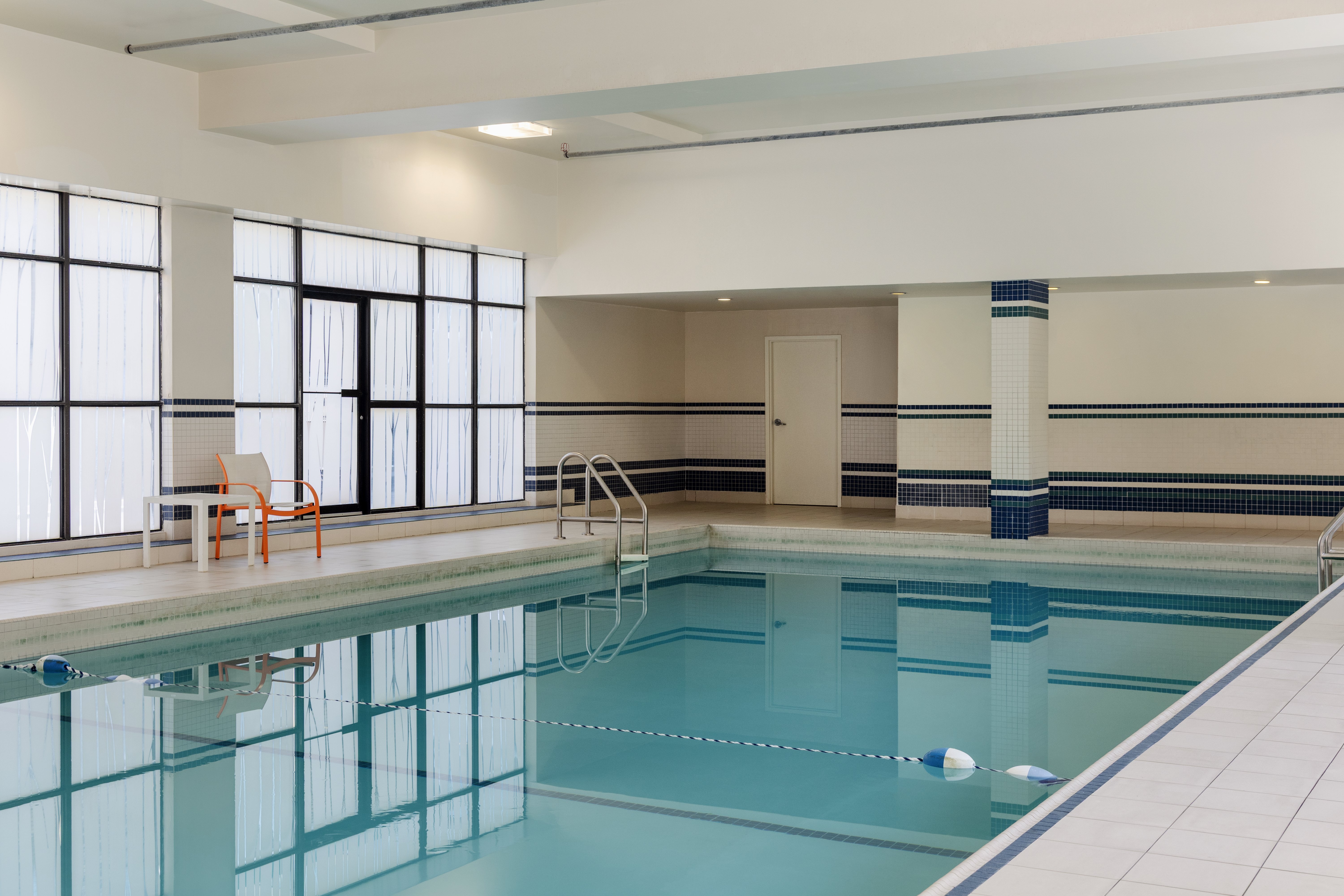HOLIDAY INN TORONTO DOWNTOWN CENTRE 35/79