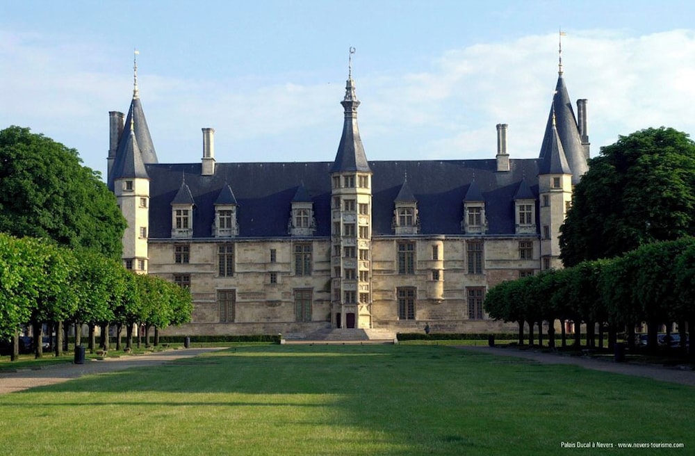 Hotel The Originals Nevers Clos Sainte Marie 41/48