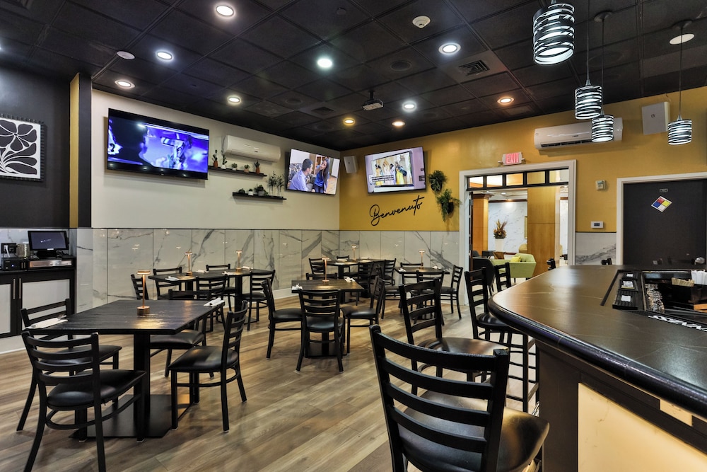 Hotel Executive Suites 42/57