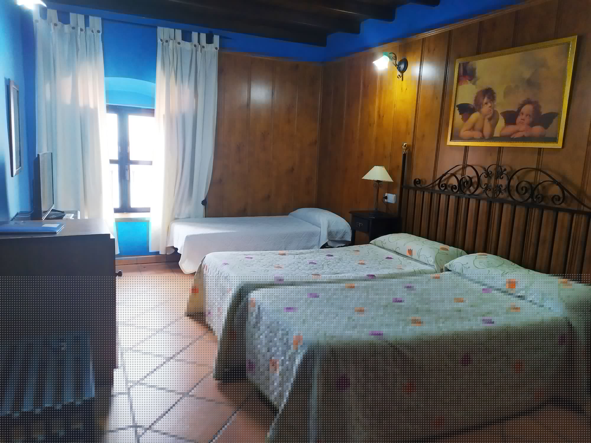 Room, Triple