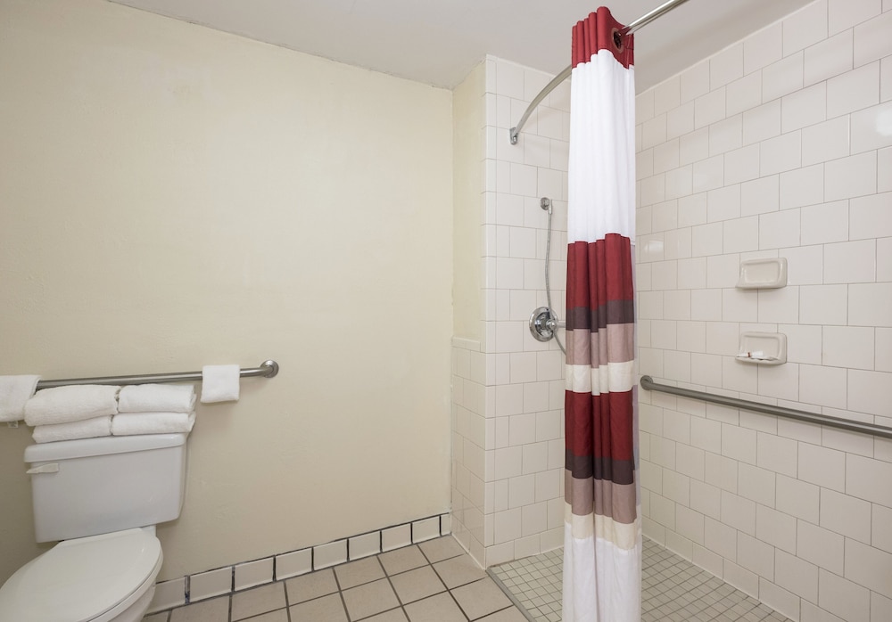 Red Roof Inn Tupelo 14/44