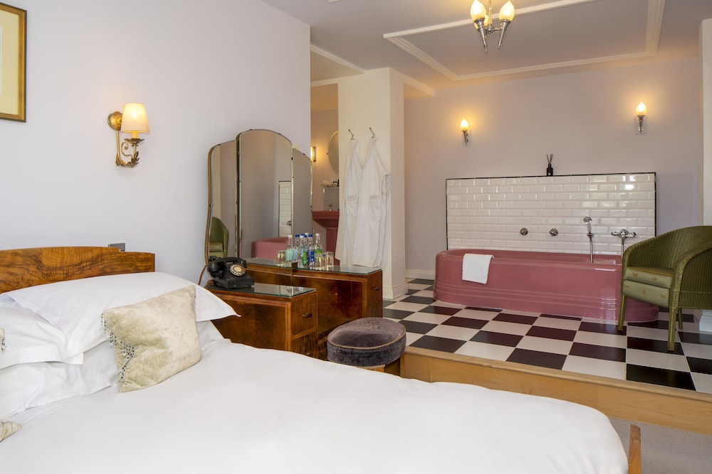 Burgh Island Hotel 9/50