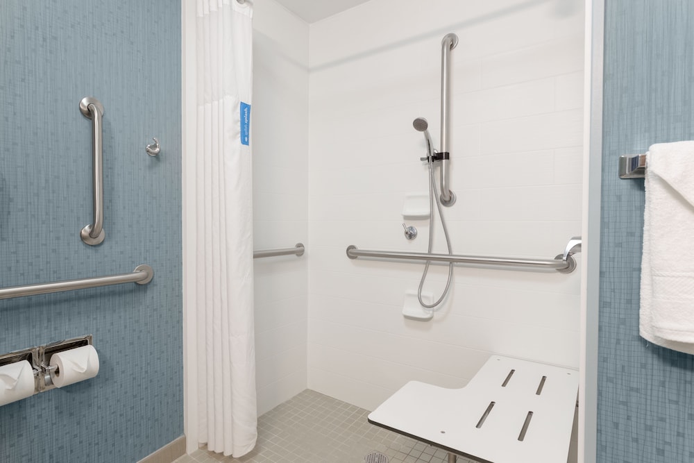 Hampton Inn Suites St Petersburg Downtown 13/51