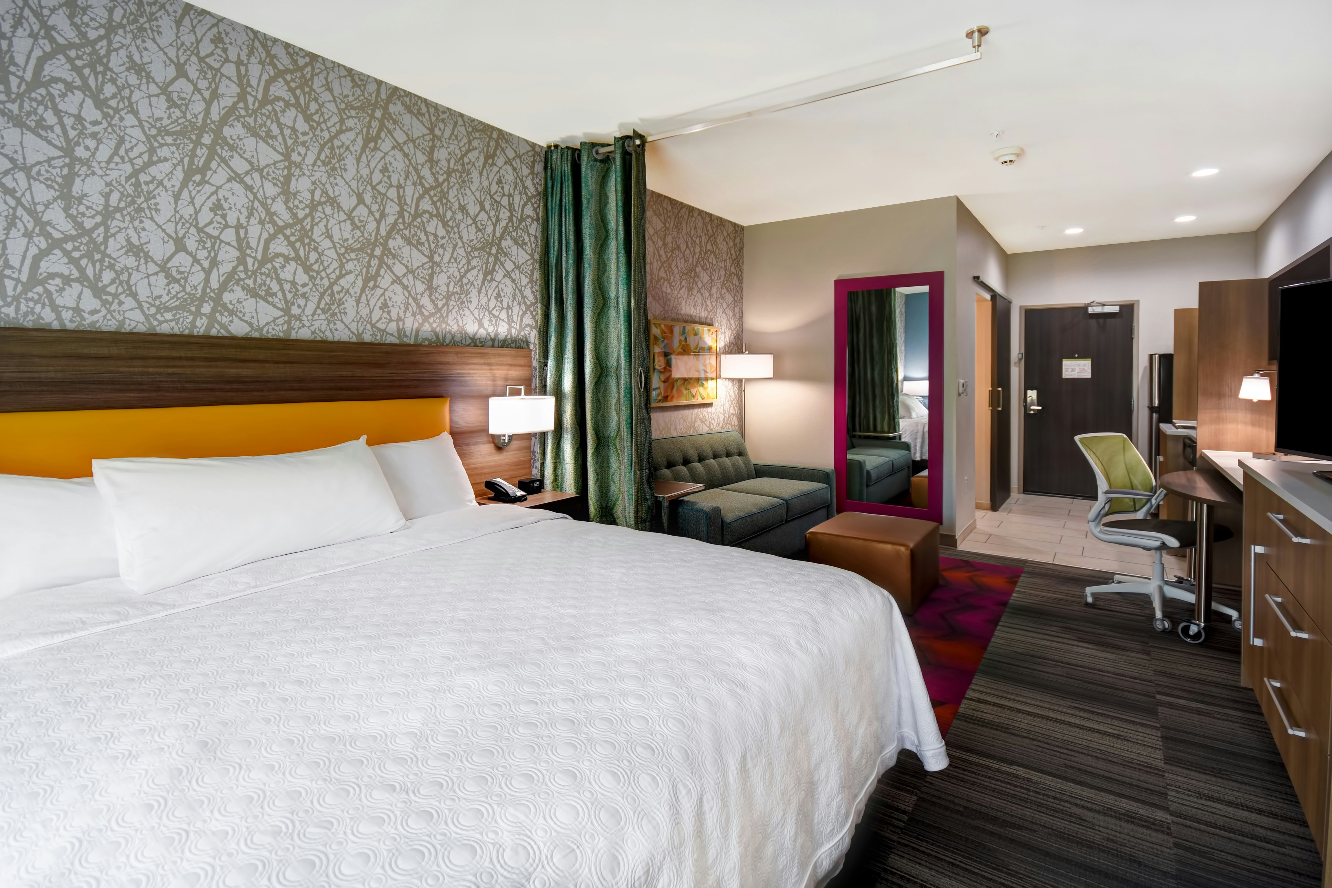 STUDIO, KING BED, ACCESSIBLE