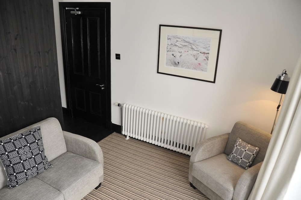 manorhaus Llangollen 32/50