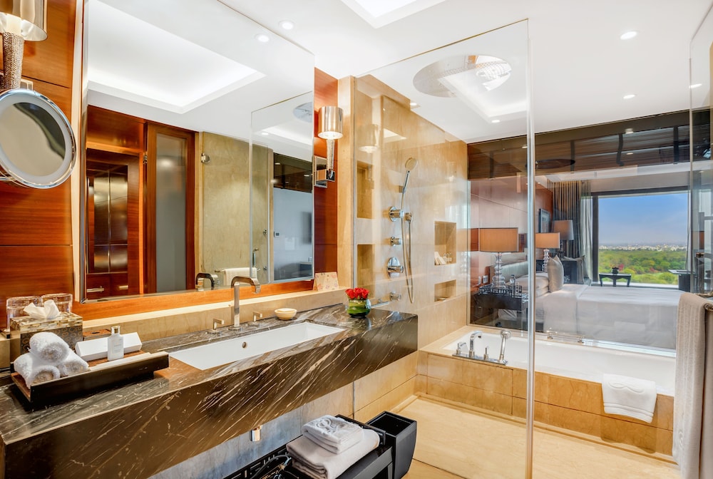 The Leela Ambience Gurugram Hotel And Residences 6/80