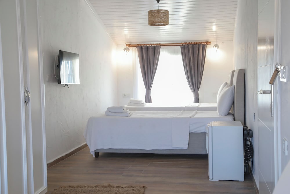 Alacati Londia Hotel 11/27