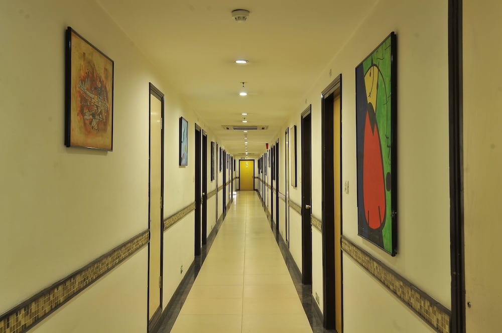 Lemon Tree East Delhi Mall Kaushambi 18/39