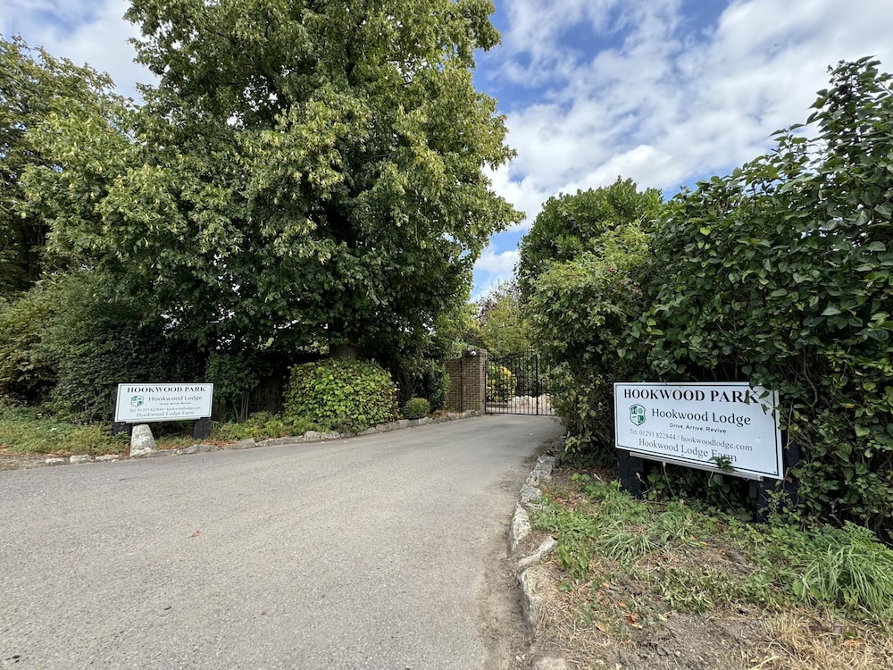 Hookwood Lodge 30/42