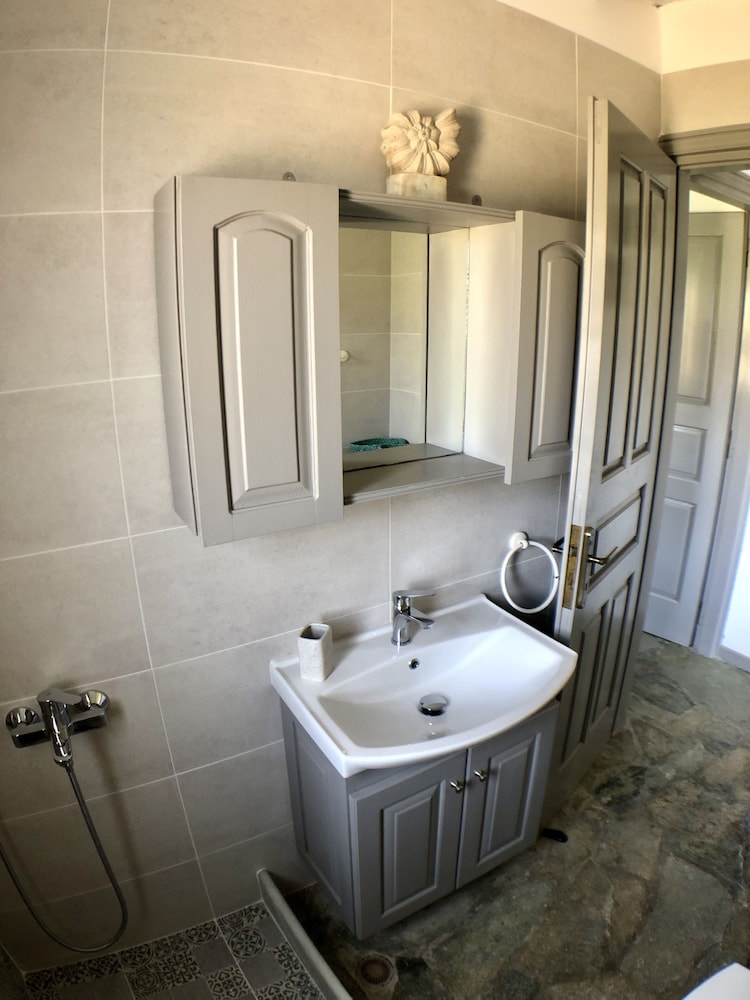 The Traditional Stone Villa 47/50