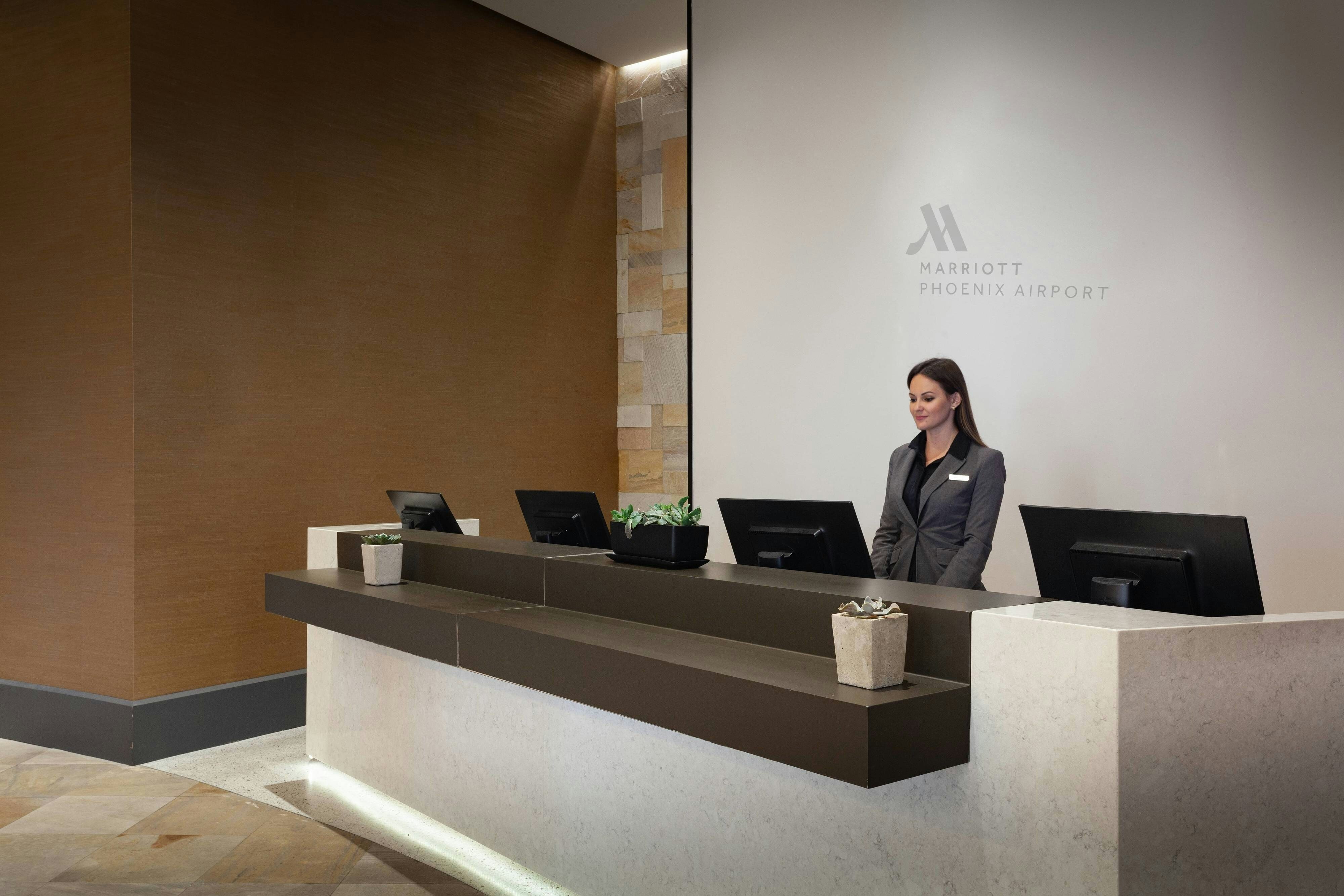Phoenix Airport Marriott 6/37