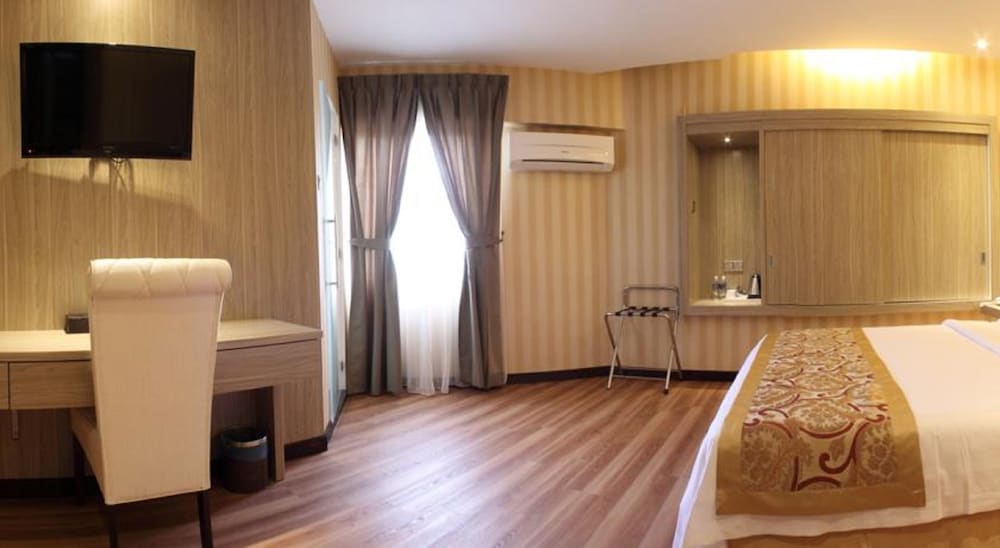 Mandarin Hotel 24/36