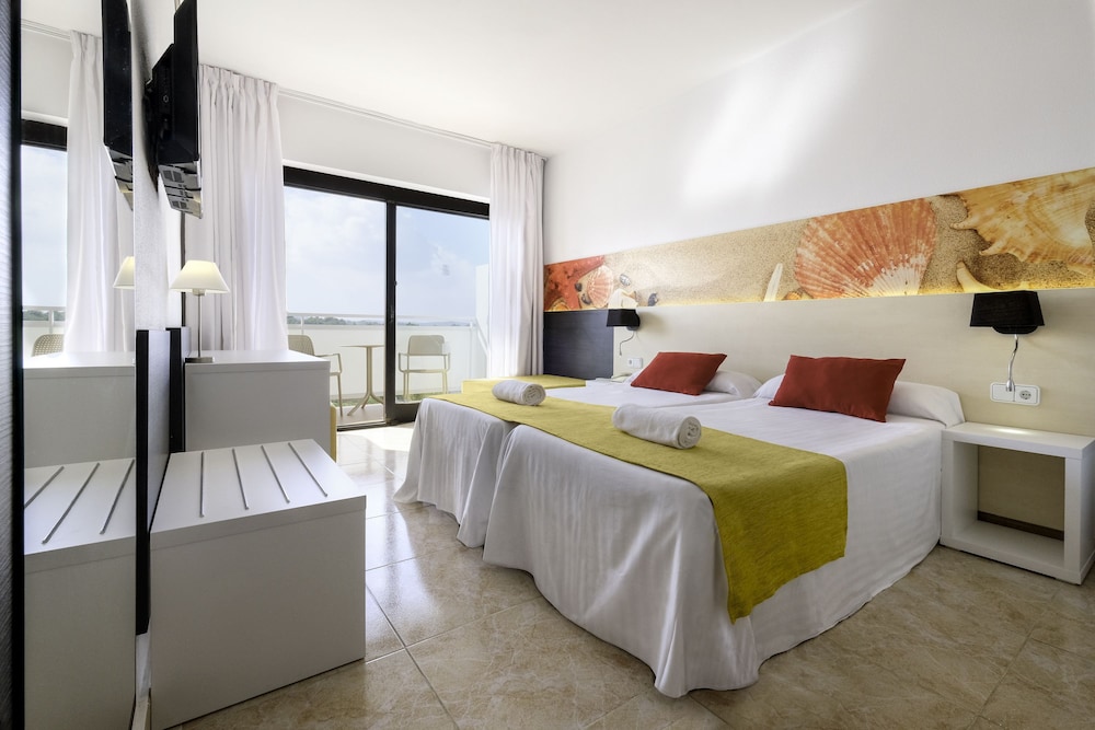 Azuline Hotel Bergantin 9/43