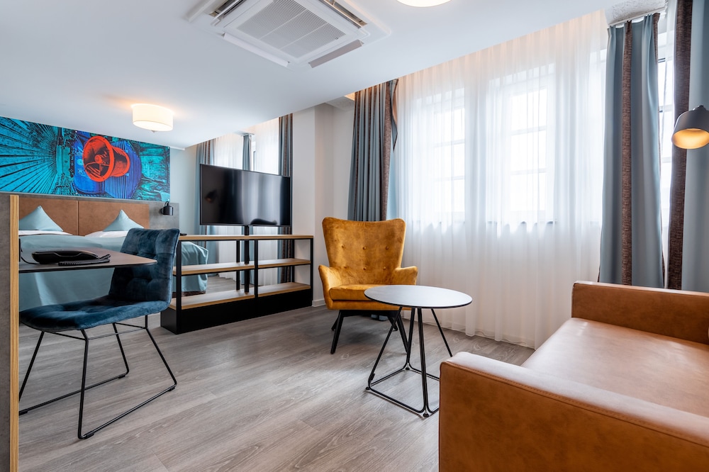 Trip Inn Living and Suites 23/42