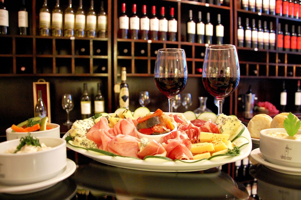 Delvino Boutique Hotel 44/56
