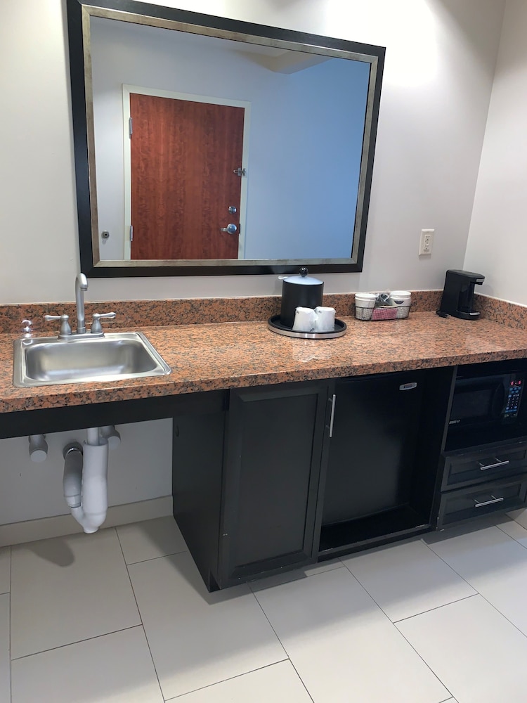 Hampton Inn and Suites Tulsa Hills 37/37