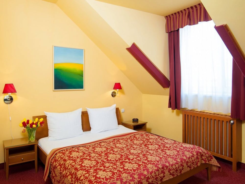 Hotel Cloister Inn 16/46