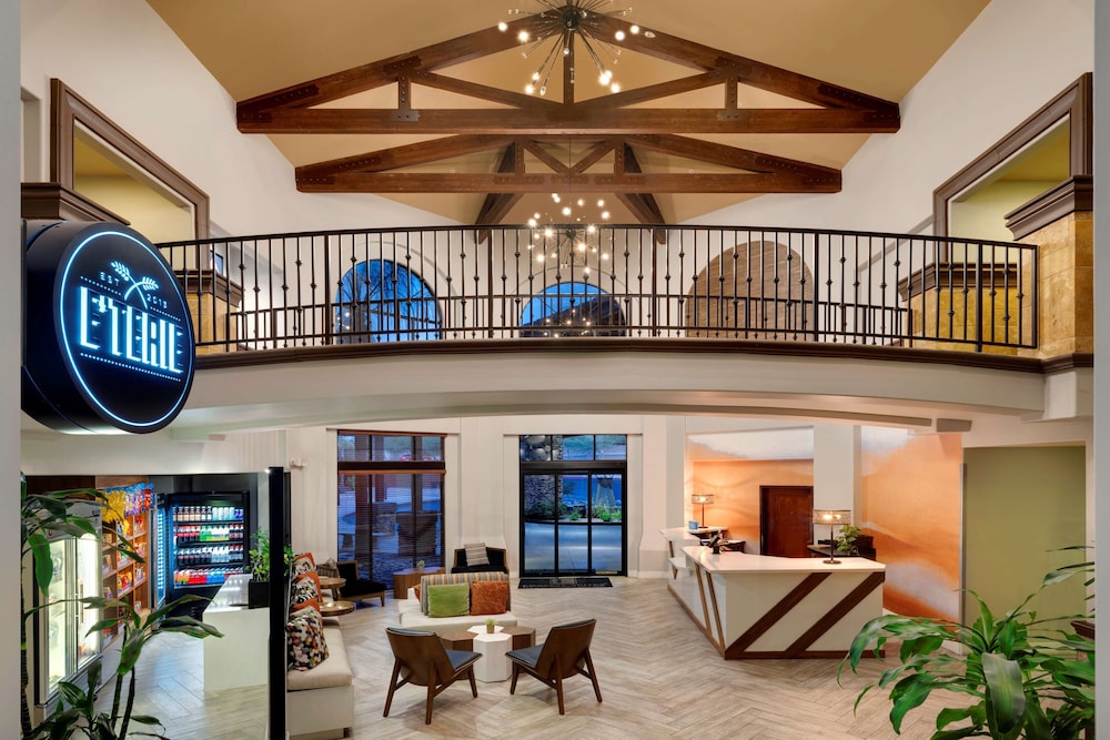Embassy Suites Tucson Paloma Village 32/53