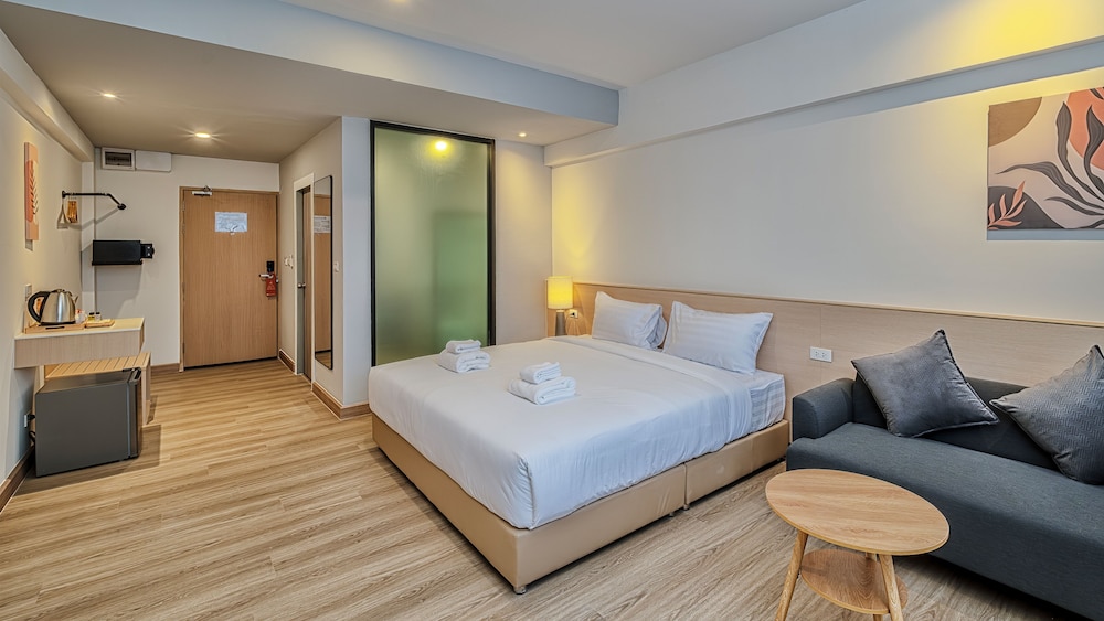 Khumsuphan Hotel 7/24